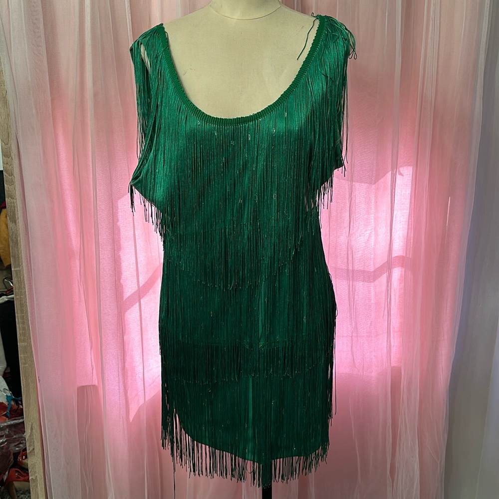 Super cute dress PERFECT for holiday party!  I bought it off an ad on Facebook.